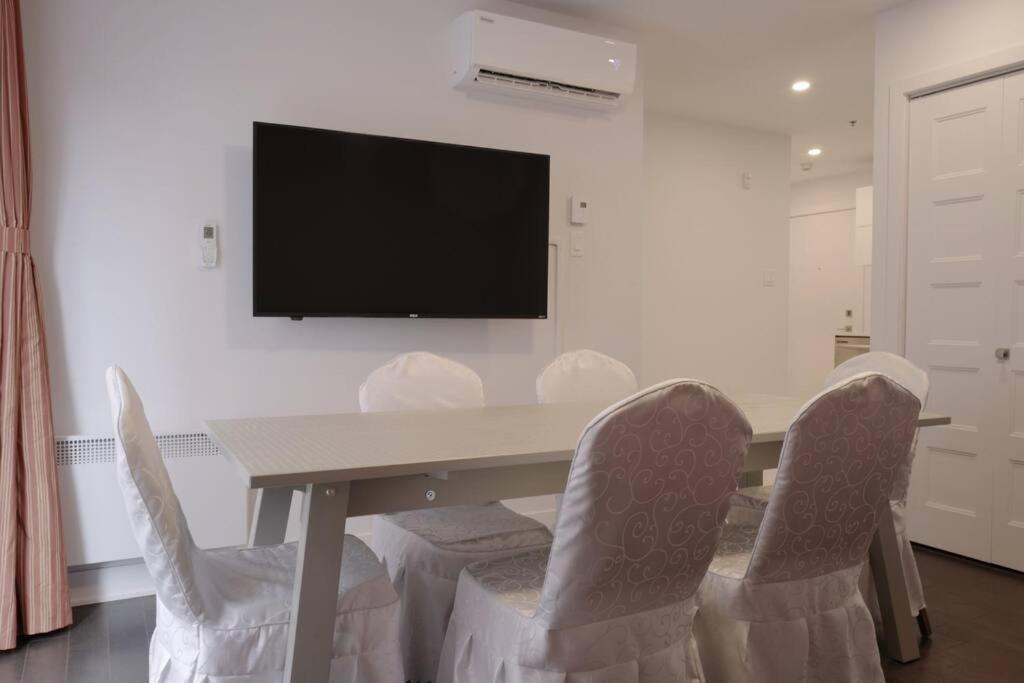 Le Bijou Airhome One Or Two Bedroom Suite มอนทรีอัล ภายนอก รูปภาพ