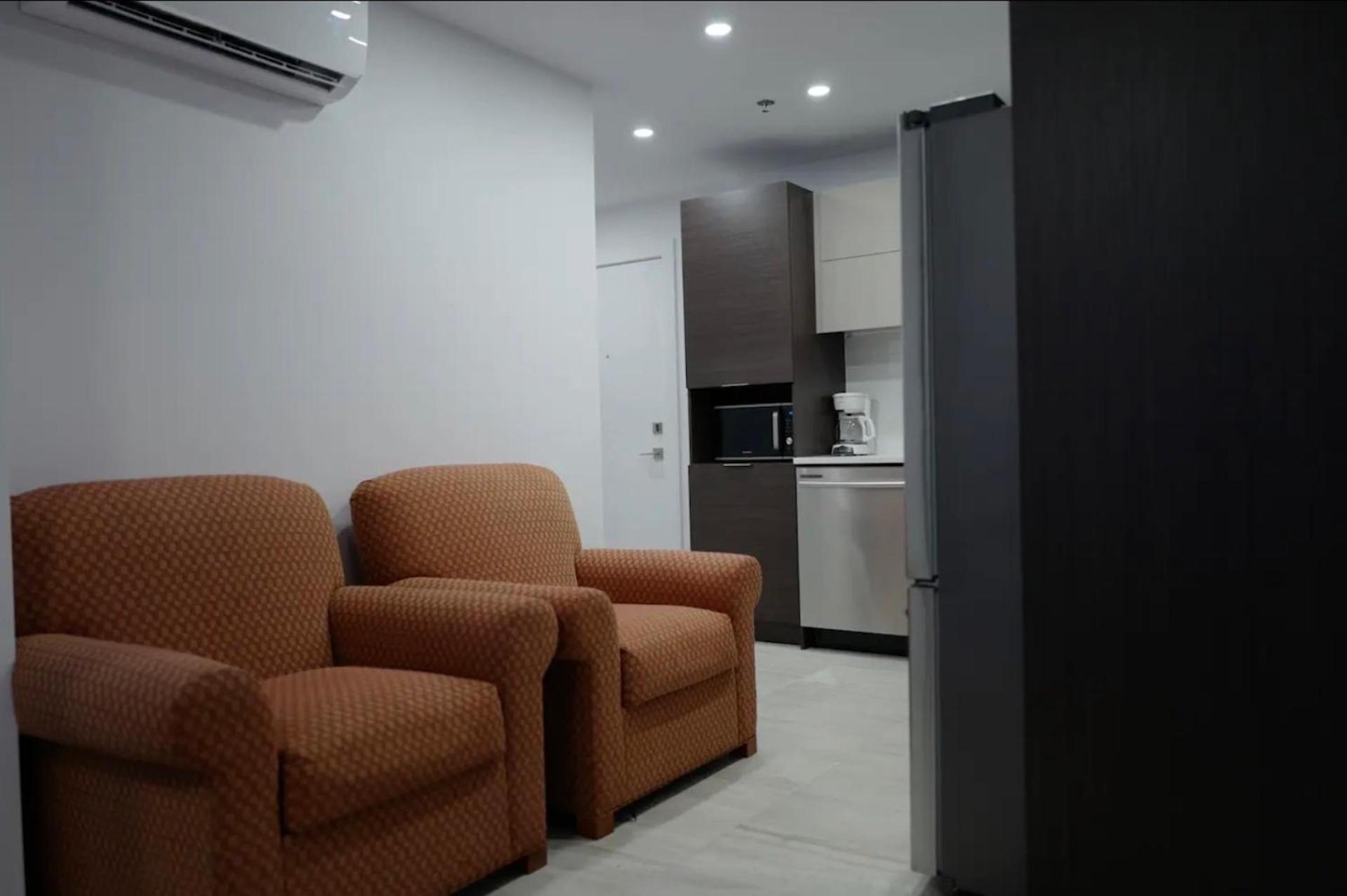 Le Bijou Airhome One Or Two Bedroom Suite มอนทรีอัล ภายนอก รูปภาพ